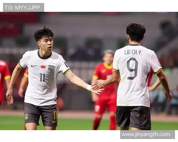 中国足球崛起碾压韩国明星球员展现实力与潜力的较量