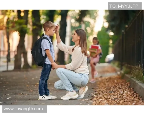 足球明星中的大孝子是谁他用行动诠释了对父母的深厚情感